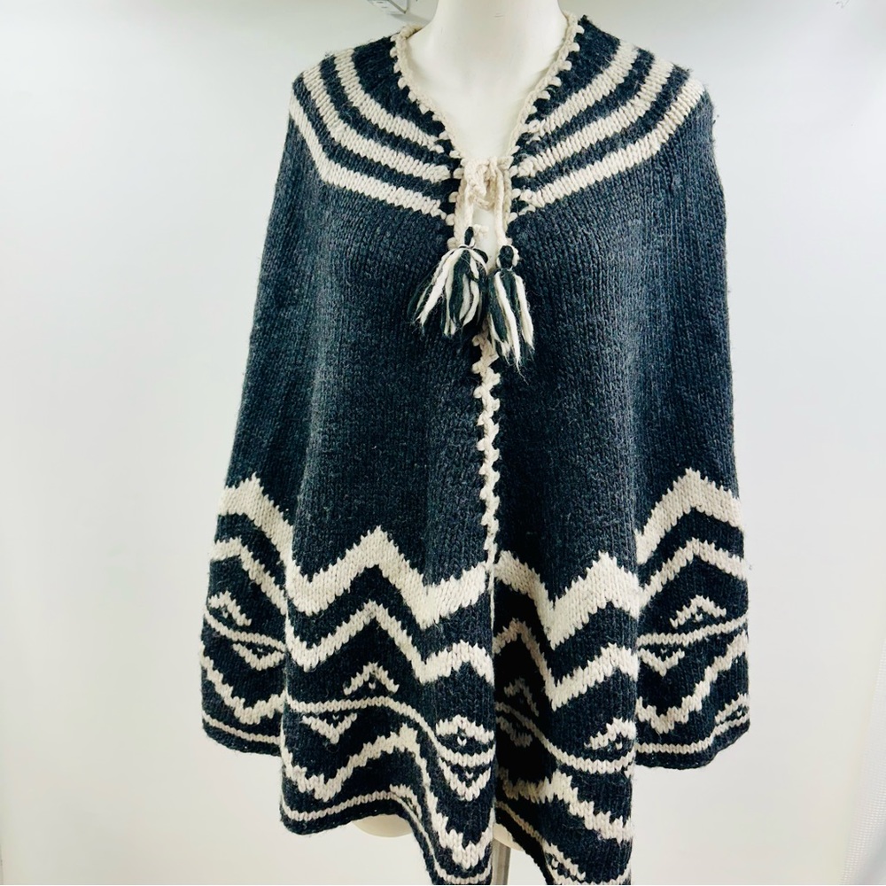 J Jill Poncho Sweater Gray White Tie Neck Wool Acrylic Blend Nordic One Size
